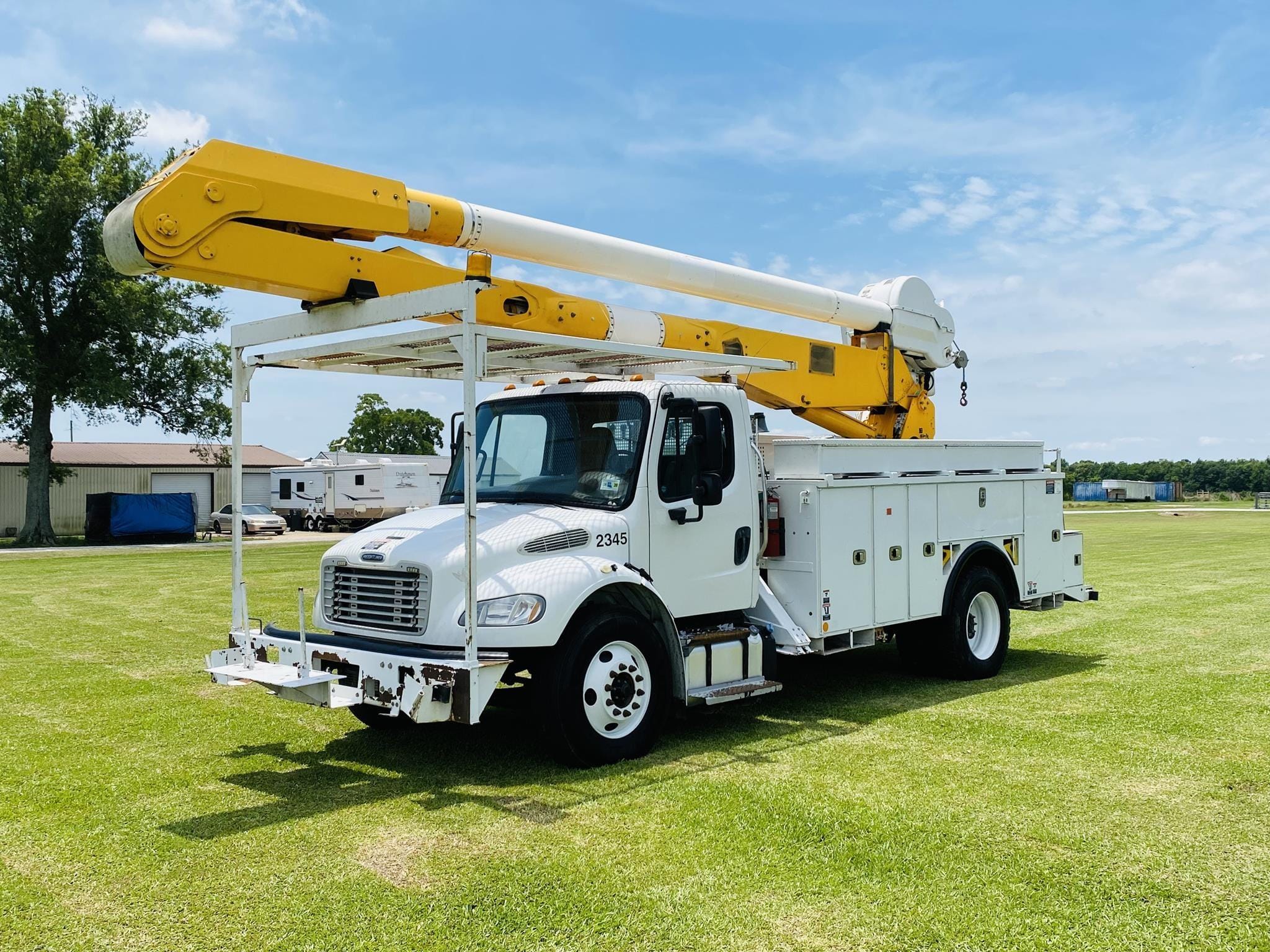 2017 Freightliner M2106 Equipment Image0