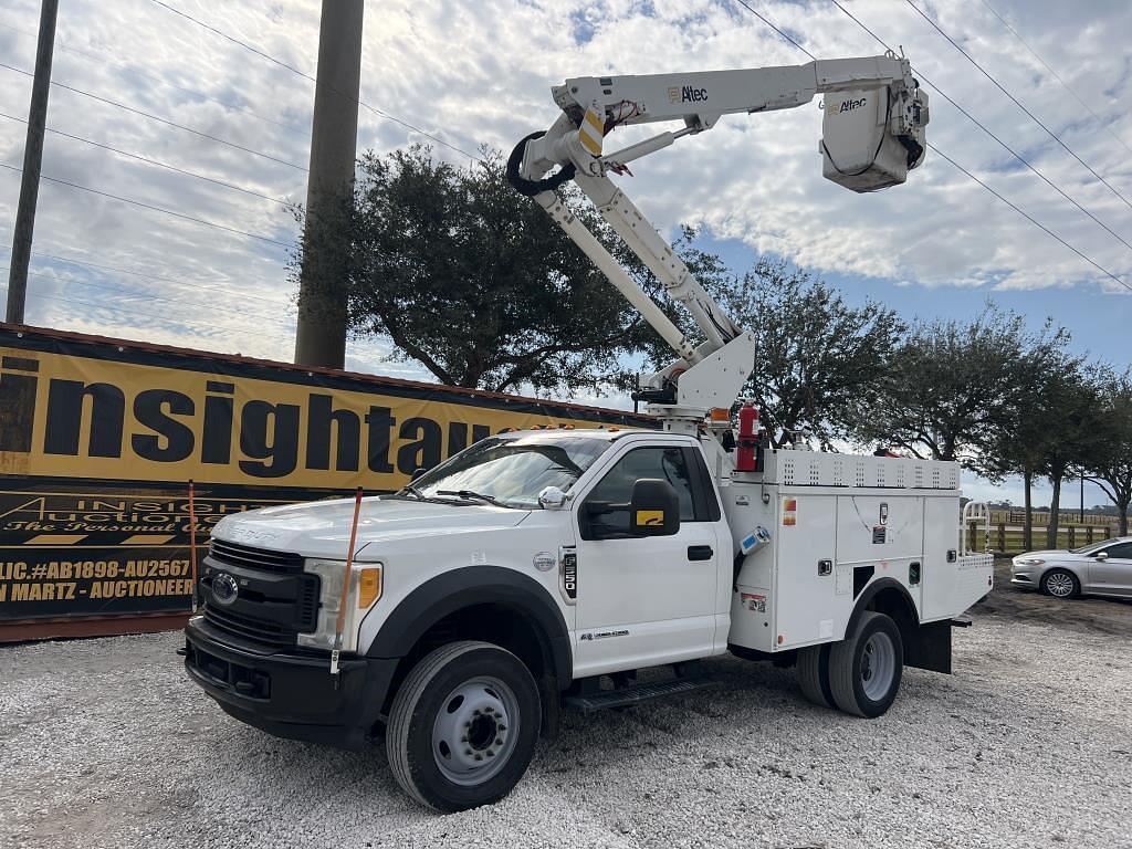 Image of Ford F-550 Primary image