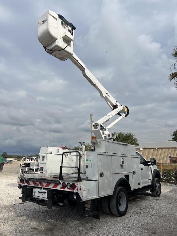 Image of Ford F-550 equipment image 2