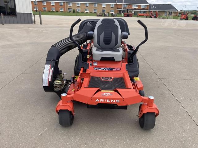 Image of Ariens IKON XL42 equipment image 2