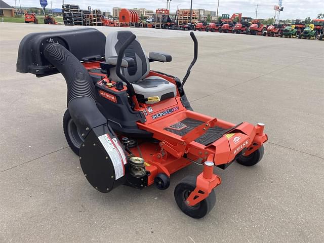 Image of Ariens IKON XL42 equipment image 3