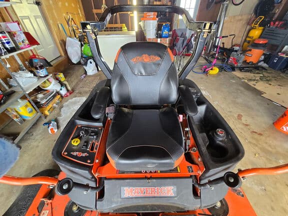 Image of Bad Boy Maverick equipment image 3