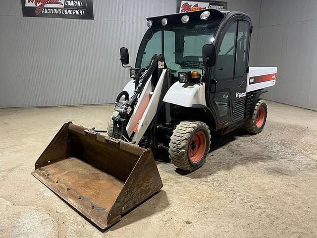 Image of Bobcat Toolcat 5600 equipment image 1