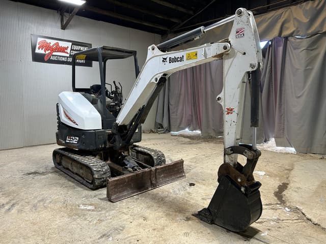 Image of Bobcat E32i equipment image 4