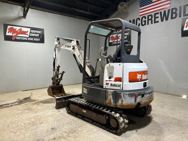Image of Bobcat E32i equipment image 1