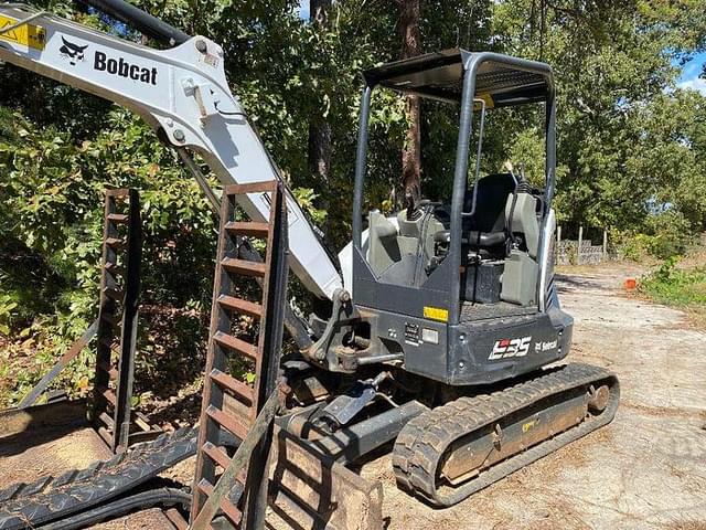 Image of Bobcat E35 equipment image 2
