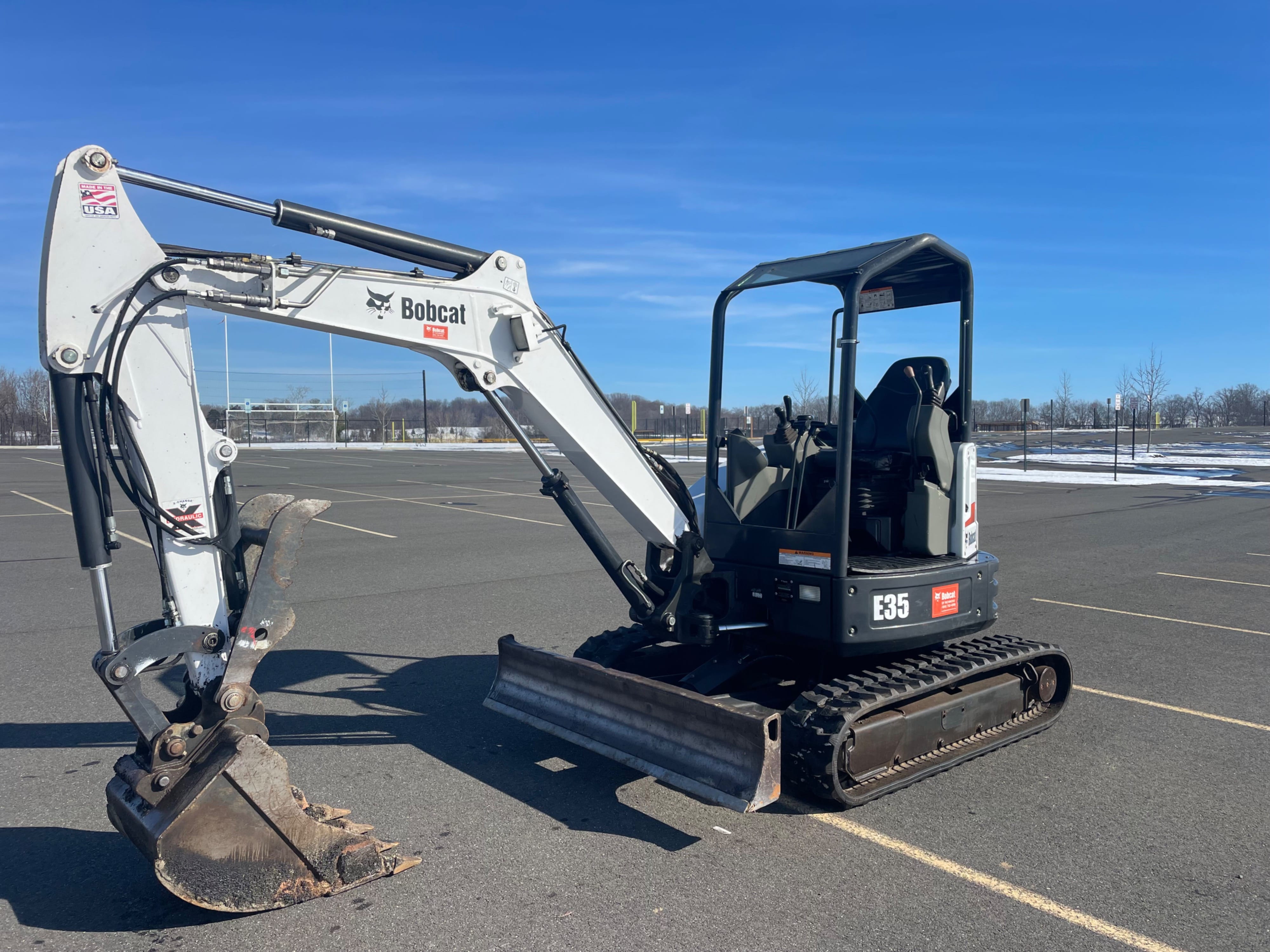 Main image Bobcat E35