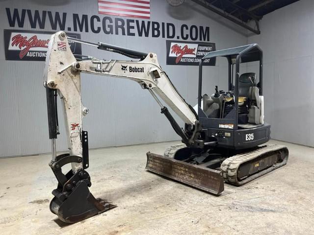 Image of Bobcat E35 equipment image 1