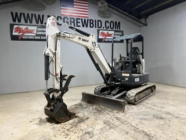 Image of Bobcat E35 equipment image 1