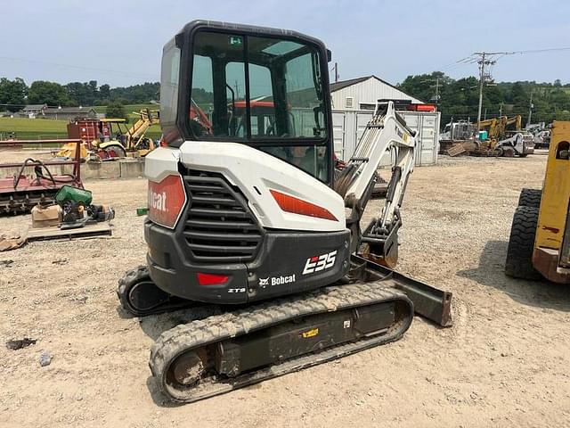Image of Bobcat E35 equipment image 4