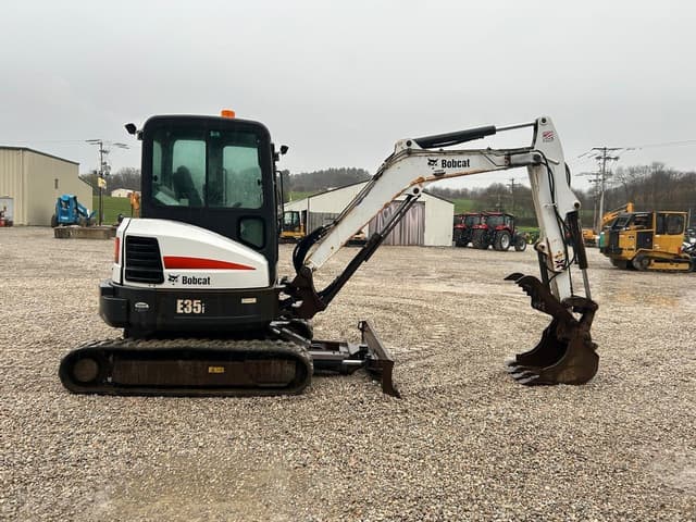 Image of Bobcat E35i equipment image 4
