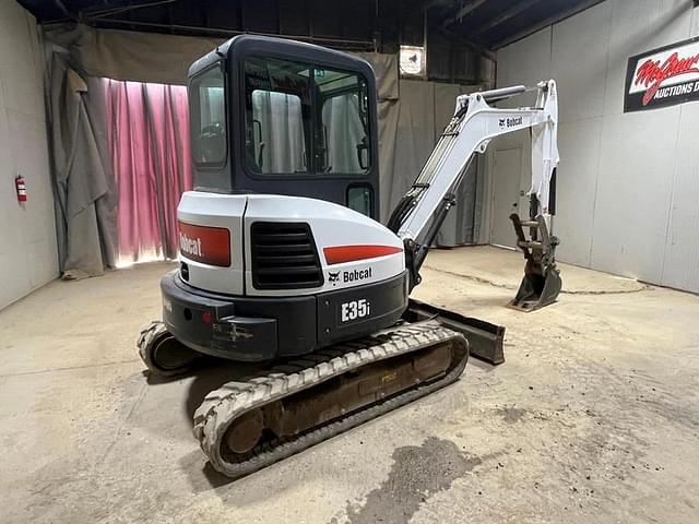 Image of Bobcat E35i equipment image 4