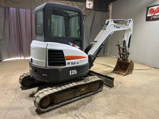 Image of Bobcat E35i equipment image 4