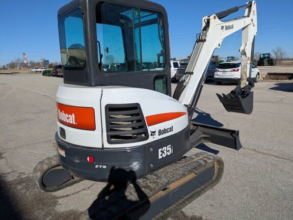 Image of Bobcat E35i equipment image 3
