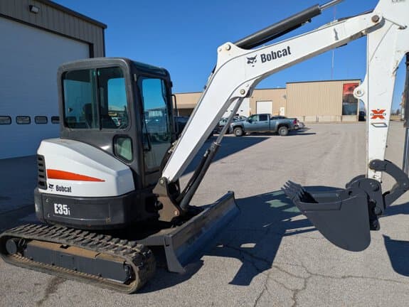 Image of Bobcat E35i equipment image 1