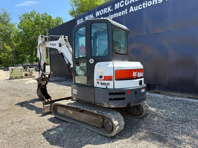 Image of Bobcat E42 equipment image 1