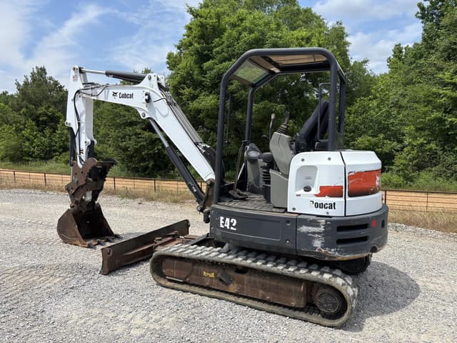 Image of Bobcat E42 equipment image 3