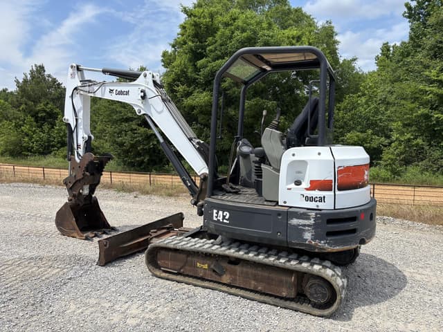 Image of Bobcat E42 equipment image 3