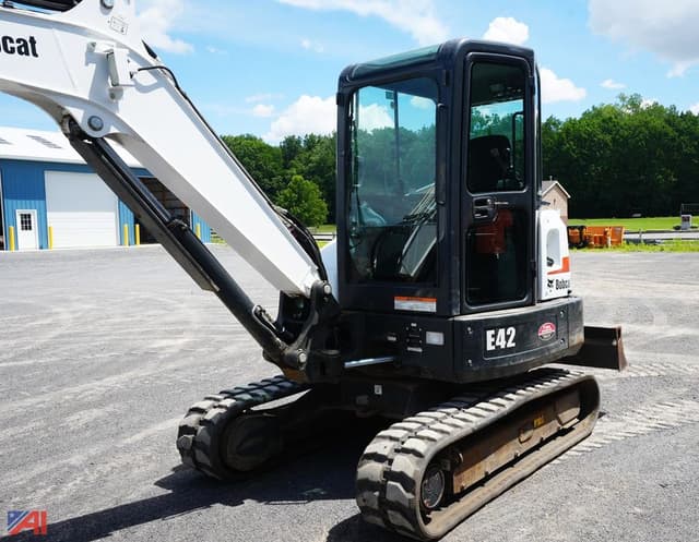Image of Bobcat E42 equipment image 1