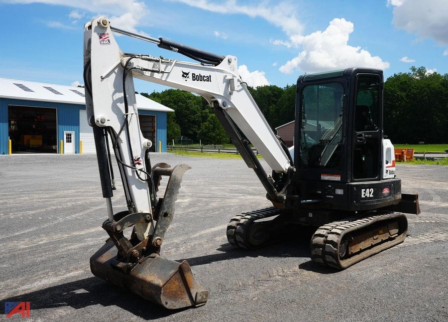 2017 Bobcat E42 Equipment Image0