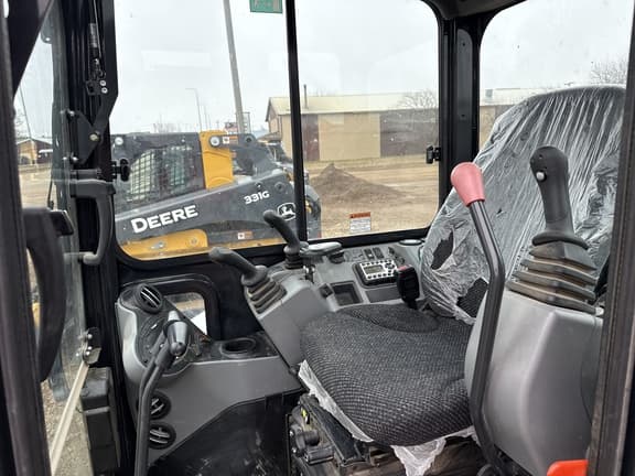 Image of Bobcat E45 equipment image 4