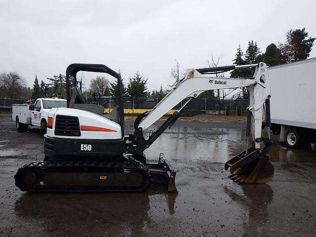 Image of Bobcat E50 equipment image 2