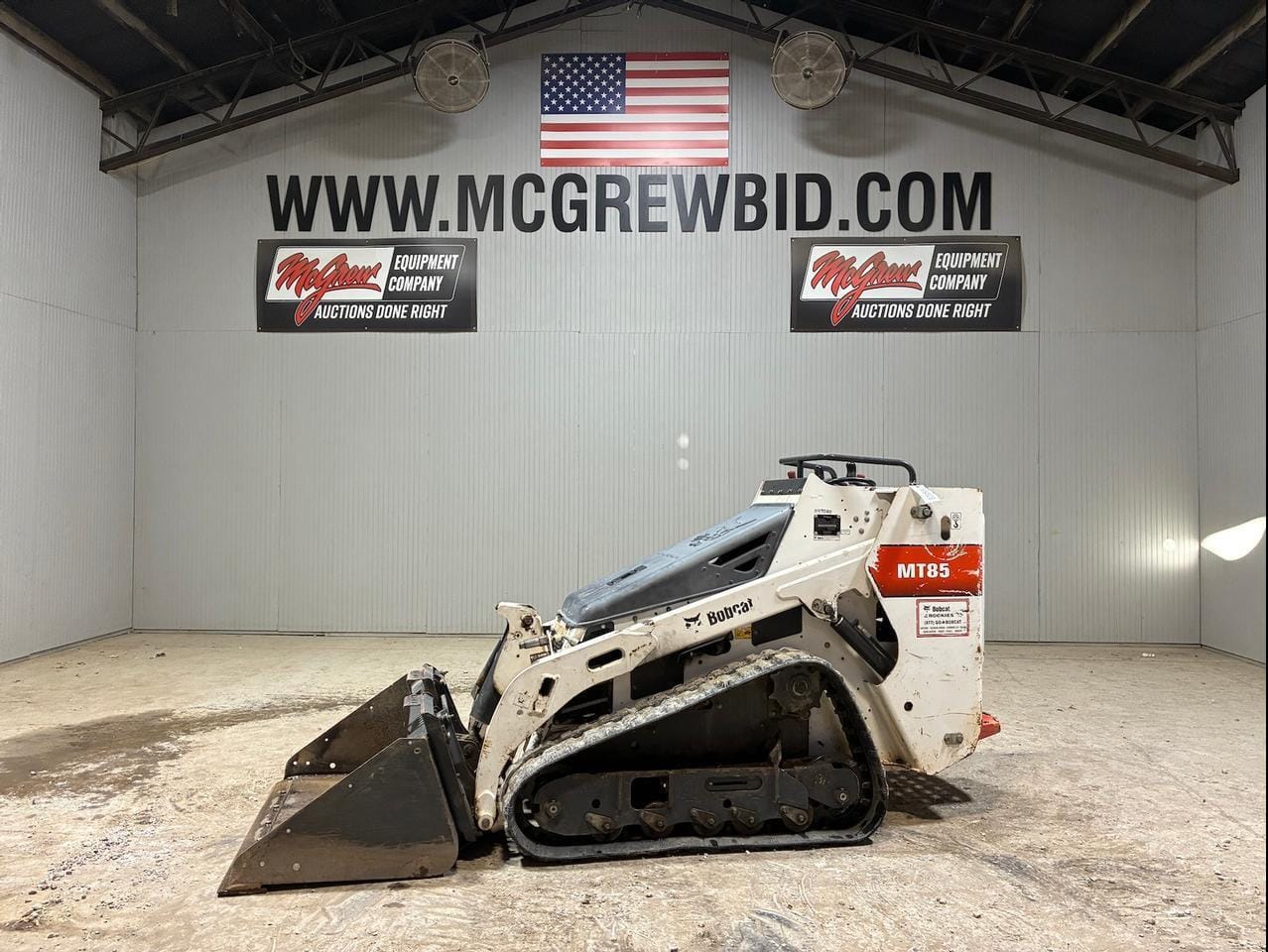 2017 Bobcat MT85 Equipment Image0