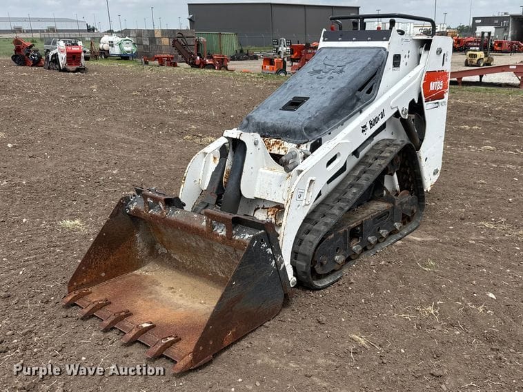 2017 Bobcat MT85 Equipment Image0