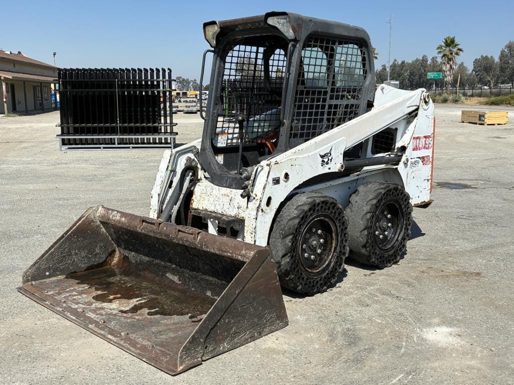 2017 Bobcat S450 Equipment Image0