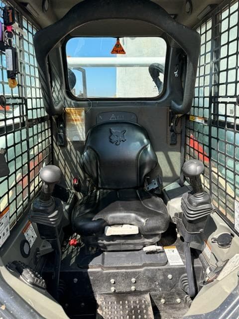 Image of Bobcat S590 equipment image 4