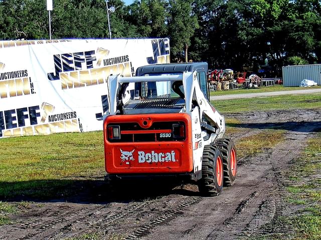 Image of Bobcat S590 equipment image 4