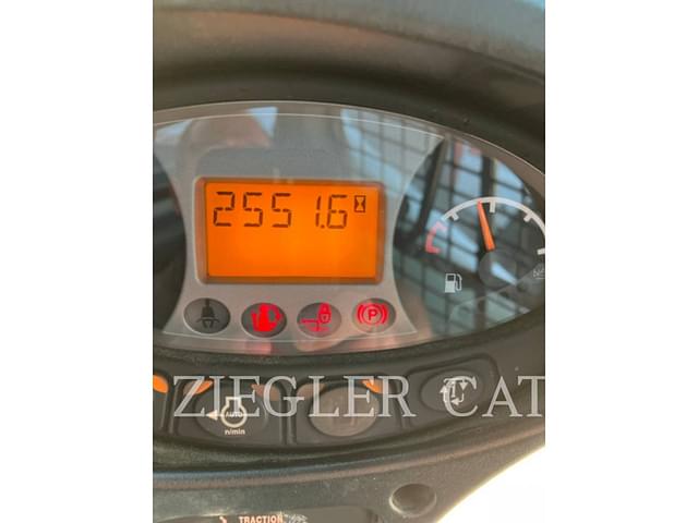 Image of Bobcat S650 equipment image 4