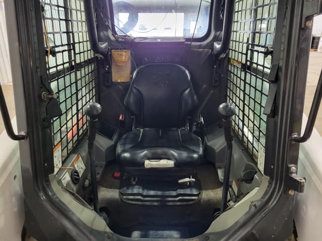 Image of Bobcat S650 equipment image 2