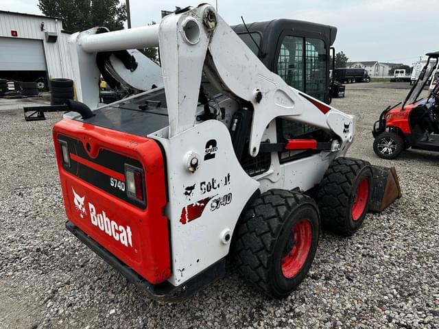 Image of Bobcat S740 equipment image 3