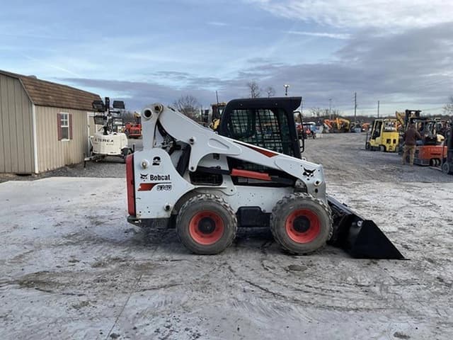 Image of Bobcat S740 equipment image 4