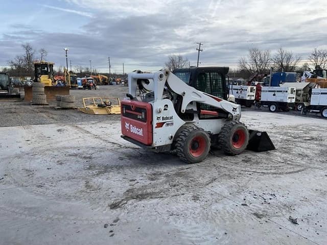 Image of Bobcat S740 equipment image 3