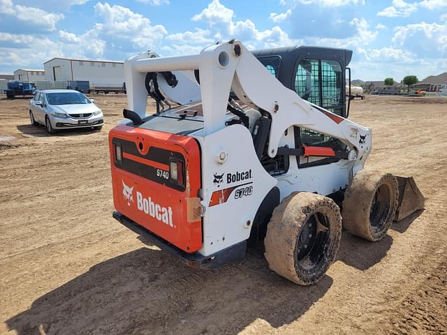 Image of Bobcat S740 equipment image 3