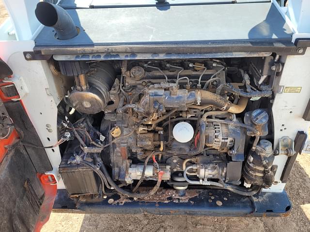 Image of Bobcat S740 equipment image 4