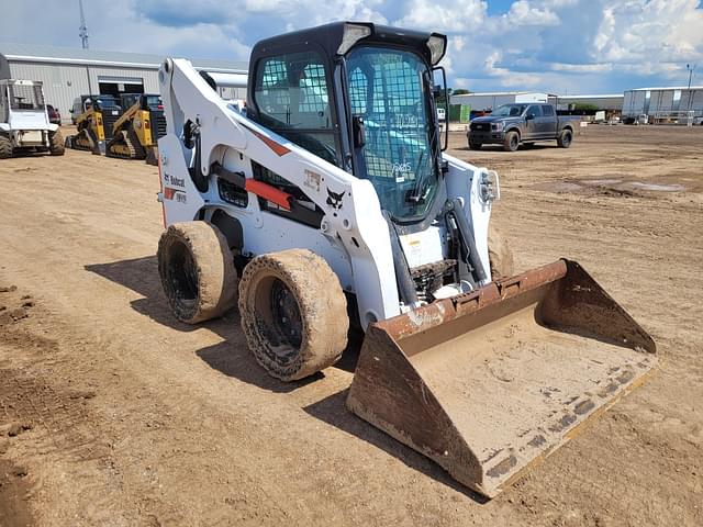 Image of Bobcat S740 equipment image 2