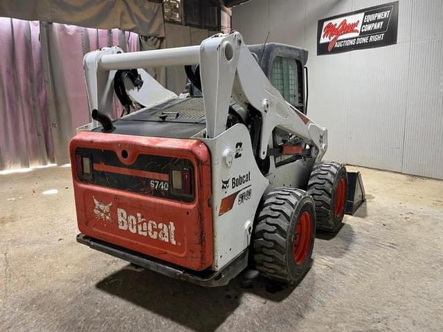 Image of Bobcat S740 equipment image 4