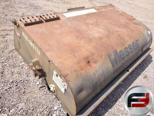 Image of Bobcat 72 Sweeper equipment image 1