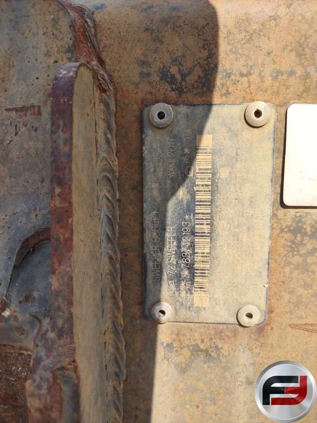 Image of Bobcat 72 Sweeper equipment image 3
