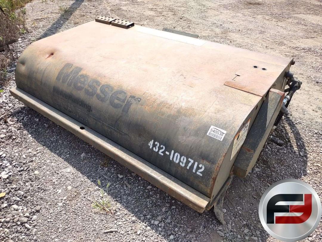 Image of Bobcat 72 Sweeper Primary image