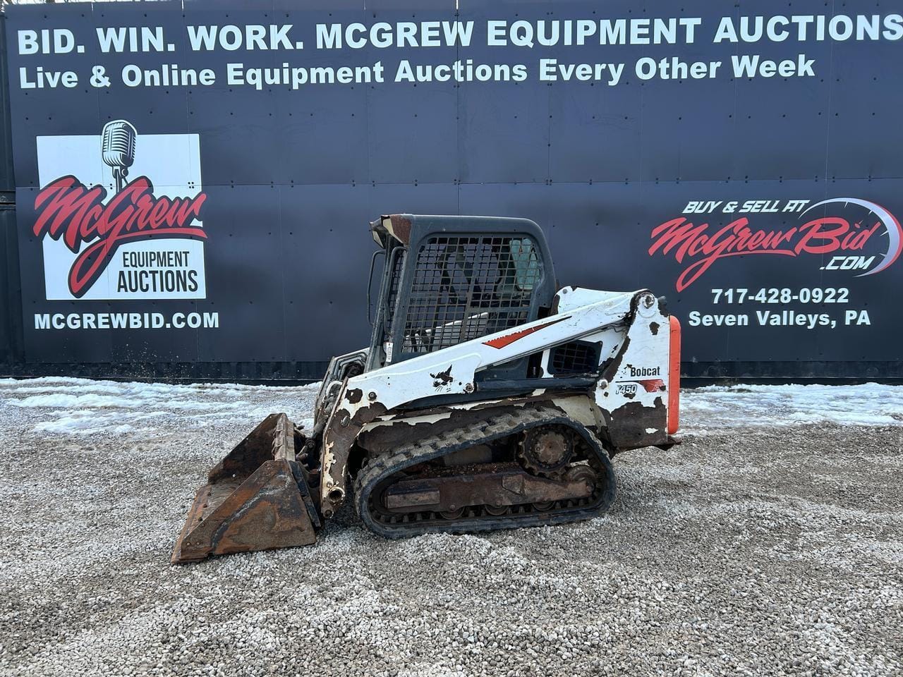 2017 Bobcat T450 Equipment Image0