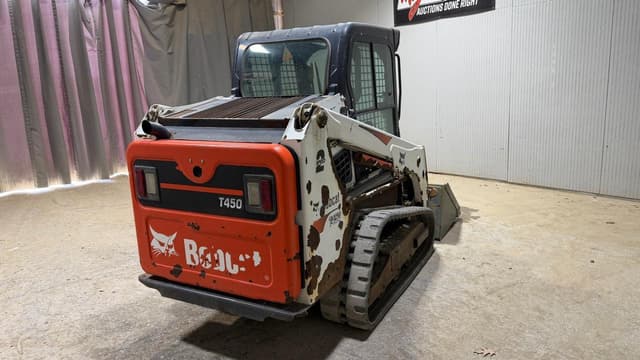 Image of Bobcat T450 equipment image 4