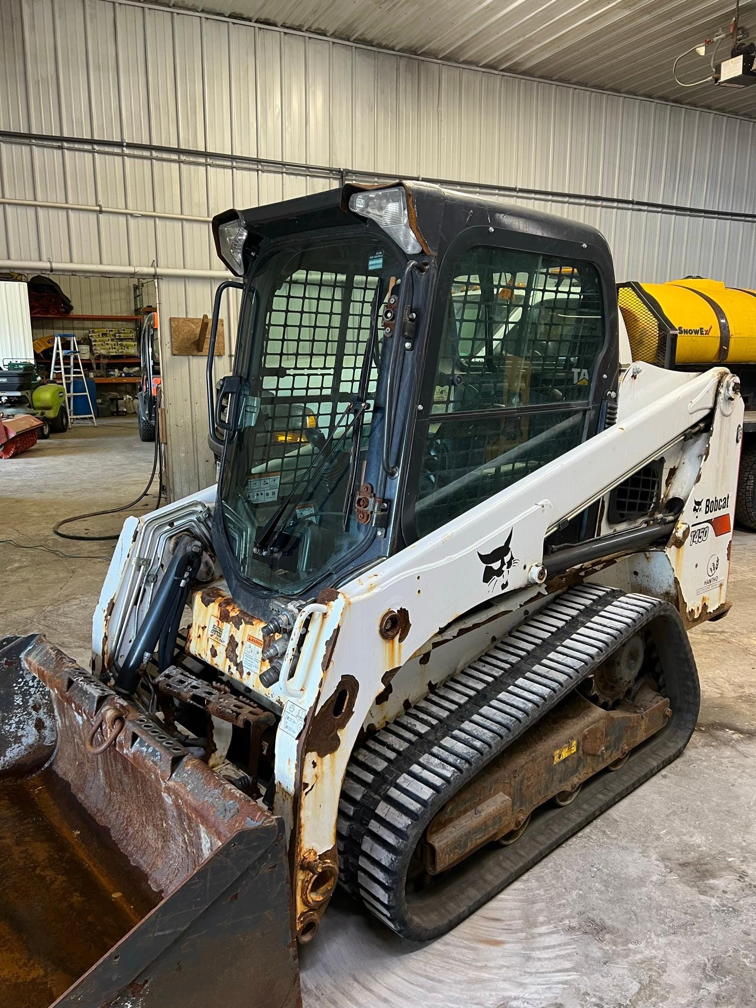 Main image Bobcat T450