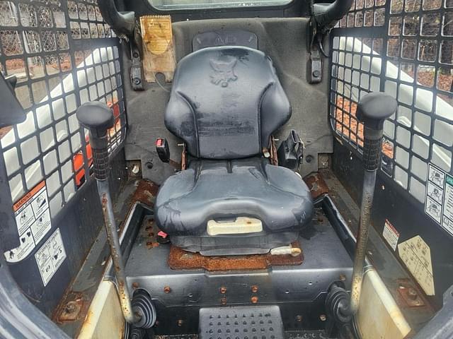 Image of Bobcat T450 equipment image 3
