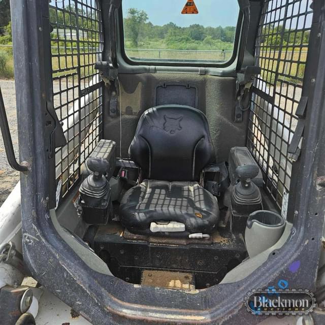 Image of Bobcat T450 equipment image 4