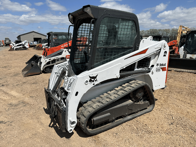 Image of Bobcat T450 equipment image 3