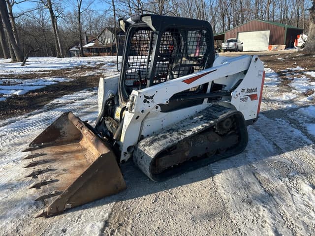 Image of Bobcat T550 equipment image 2